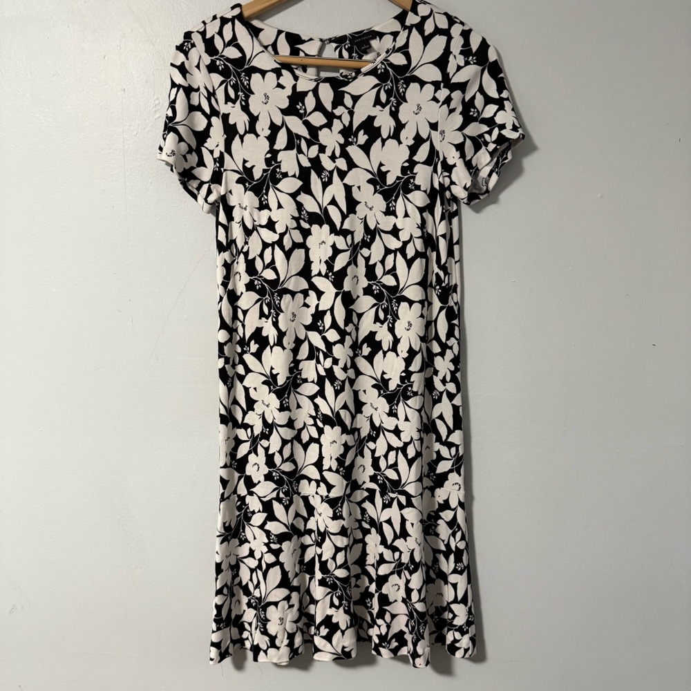 Ann Taylor Knit Pullover Knee Length Dress Black‎ White Floral Ruffle Hem S